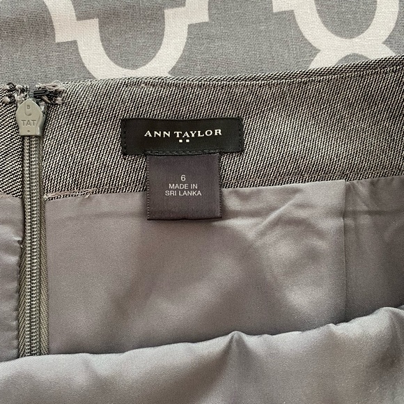 EUC Ann Taylor black/white weave fitted pencil skirt with kick pleat, size 6 - Picture 6 of 6